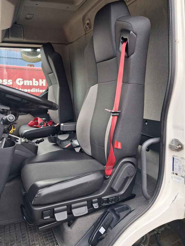 FOTEL KIEROWCY RENAULT GAMA D  - Seat for Truck: picture 1 FOTEL KIEROWCY RENAULT GAMA D  - Seat for Truck: picture 1