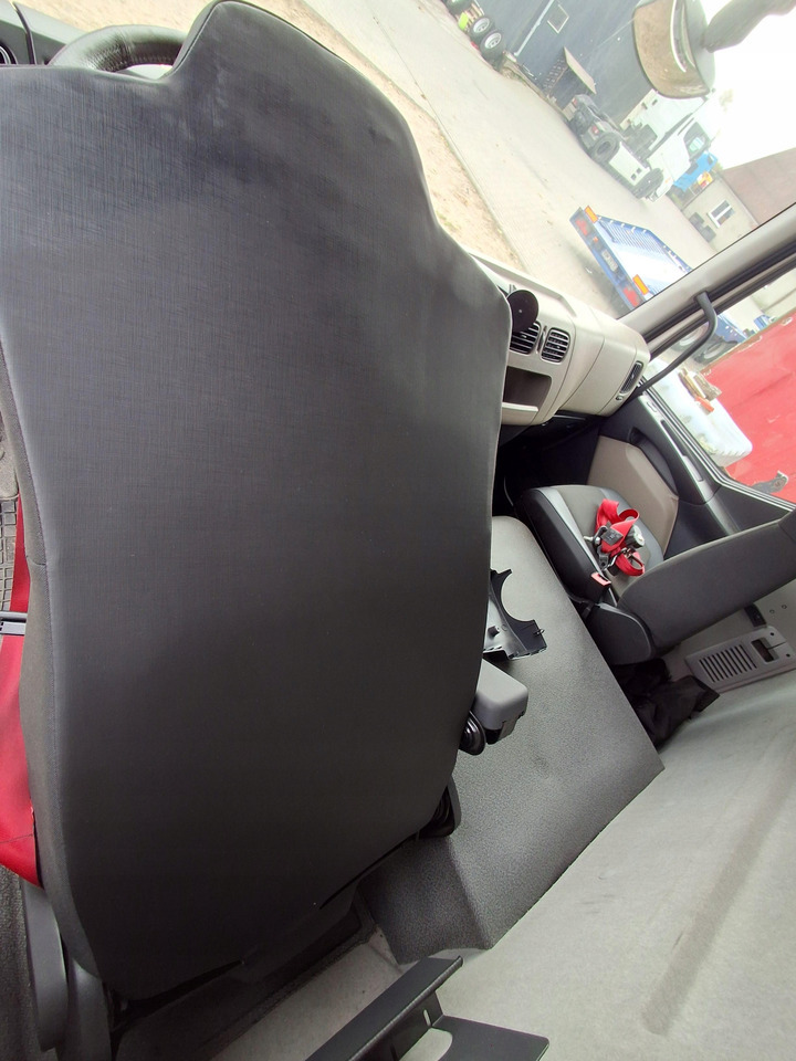 FOTEL KIEROWCY RENAULT GAMA D  - Seat for Truck: picture 4 FOTEL KIEROWCY RENAULT GAMA D  - Seat for Truck: picture 4
