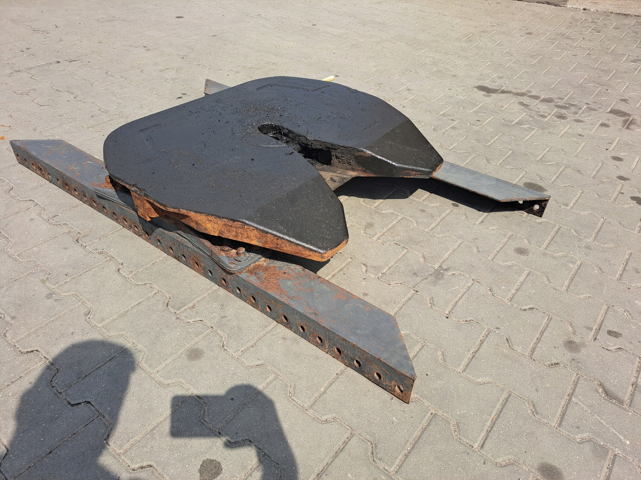 Georg Fischer GF SIODŁO GF+ FSK200 140 MM WSPORNIK VOLVO FH FM 9 12 13 - Fifth wheel coupling for Truck: picture 2 Georg Fischer GF SIODŁO GF+ FSK200 140 MM WSPORNIK VOLVO FH FM 9 12 13 - Fifth wheel coupling for Truck: picture 2