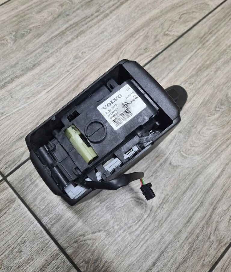 JOYSTICK ZMIANY BIEGÓW GAŁKA LEWAREK VOLVO FH 4 FM 4 FH 16 EURO 6 22647972 Volvo FH 4 FM 4 FH 16 EURO 6 22647972 Volvo VOLVO FH 4 FM 4 FH 16 EURO 6 22647972 - Gear stick for Truck: picture 2 JOYSTICK ZMIANY BIEGÓW GAŁKA LEWAREK VOLVO FH 4 FM 4 FH 16 EURO 6 22647972 Volvo FH 4 FM 4 FH 16 EURO 6 22647972 Volvo VOLVO FH 4 FM 4 FH 16 EURO 6 22647972 - Gear stick for Truck: picture 2