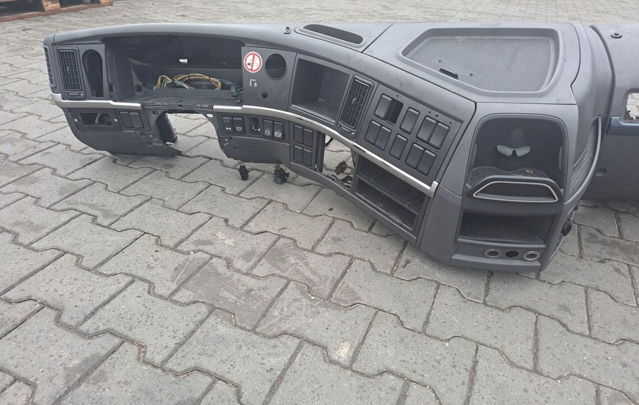 KONSOLA KOMPLETNA KOKPIT DESKA VOLVO FM 9 13 LIFT - Dashboard for Truck: picture 4 KONSOLA KOMPLETNA KOKPIT DESKA VOLVO FM 9 13 LIFT - Dashboard for Truck: picture 4