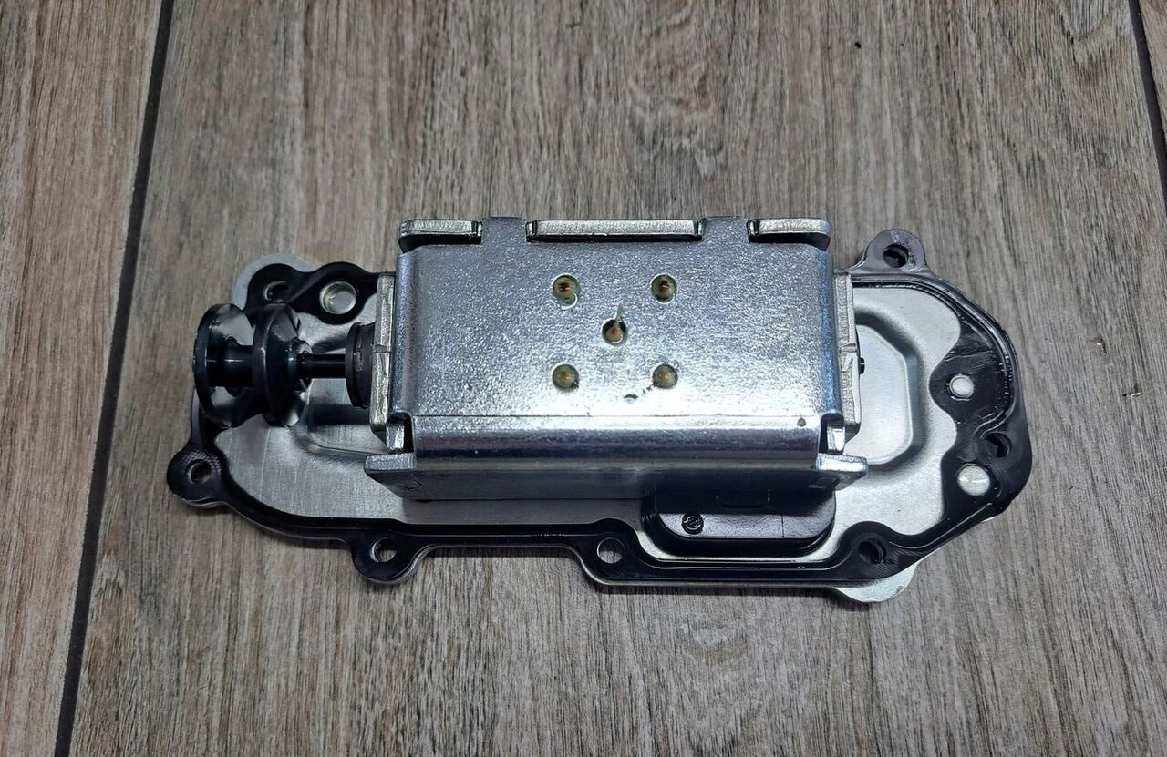 MODUŁ CEWKA BLOK ELEKTRONIKA WYBIERAKA SKRZYNI BIEGÓW ZF TRAXON 0501328597 ZF TRAXON - Transmission for Truck: picture 1 MODUŁ CEWKA BLOK ELEKTRONIKA WYBIERAKA SKRZYNI BIEGÓW ZF TRAXON 0501328597 ZF TRAXON - Transmission for Truck: picture 1