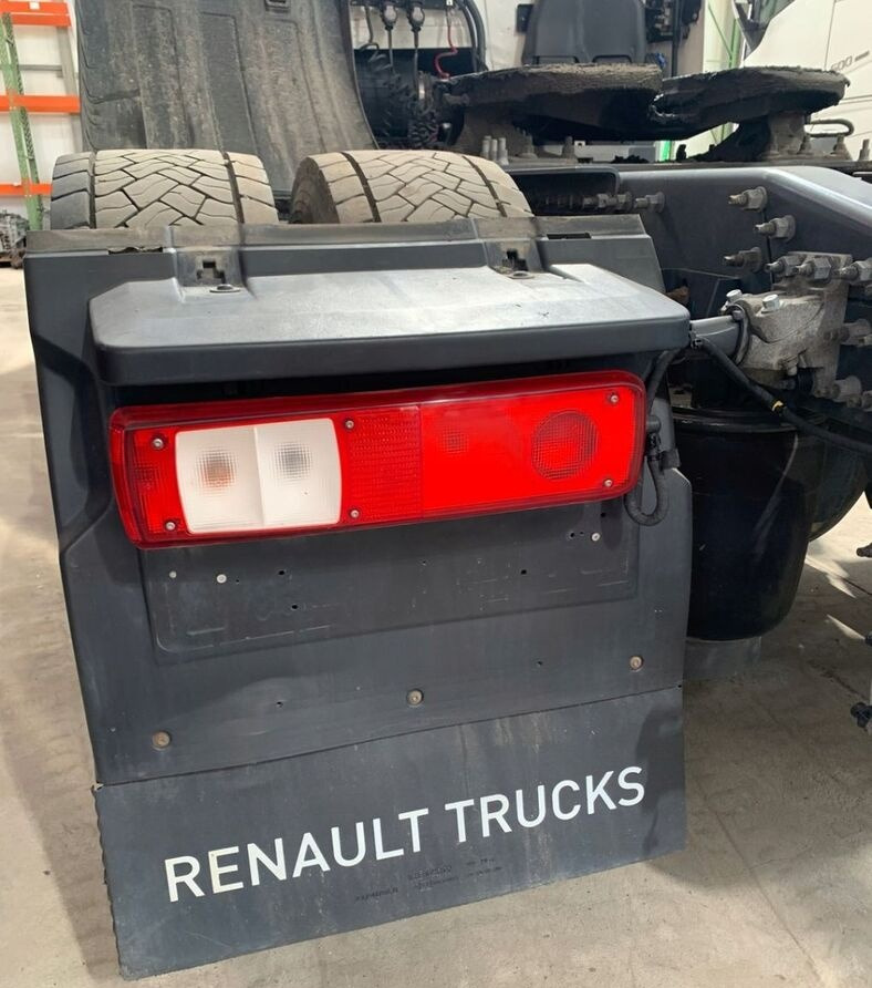 Renault BŁOTNIK LEWY TYŁ KOMPLETNY RENAULT GAMA T C RANGE - Fender for Truck: picture 2 Renault BŁOTNIK LEWY TYŁ KOMPLETNY RENAULT GAMA T C RANGE - Fender for Truck: picture 2