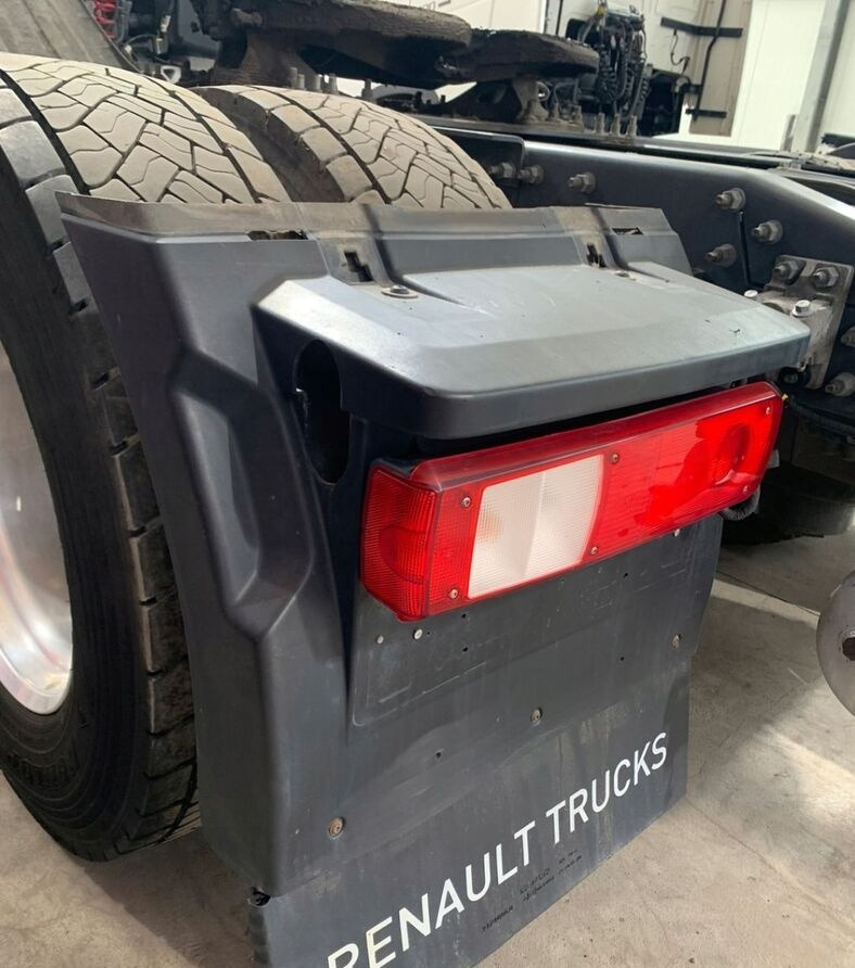 Renault BŁOTNIK LEWY TYŁ KOMPLETNY RENAULT GAMA T C RANGE - Fender for Truck: picture 3 Renault BŁOTNIK LEWY TYŁ KOMPLETNY RENAULT GAMA T C RANGE - Fender for Truck: picture 3