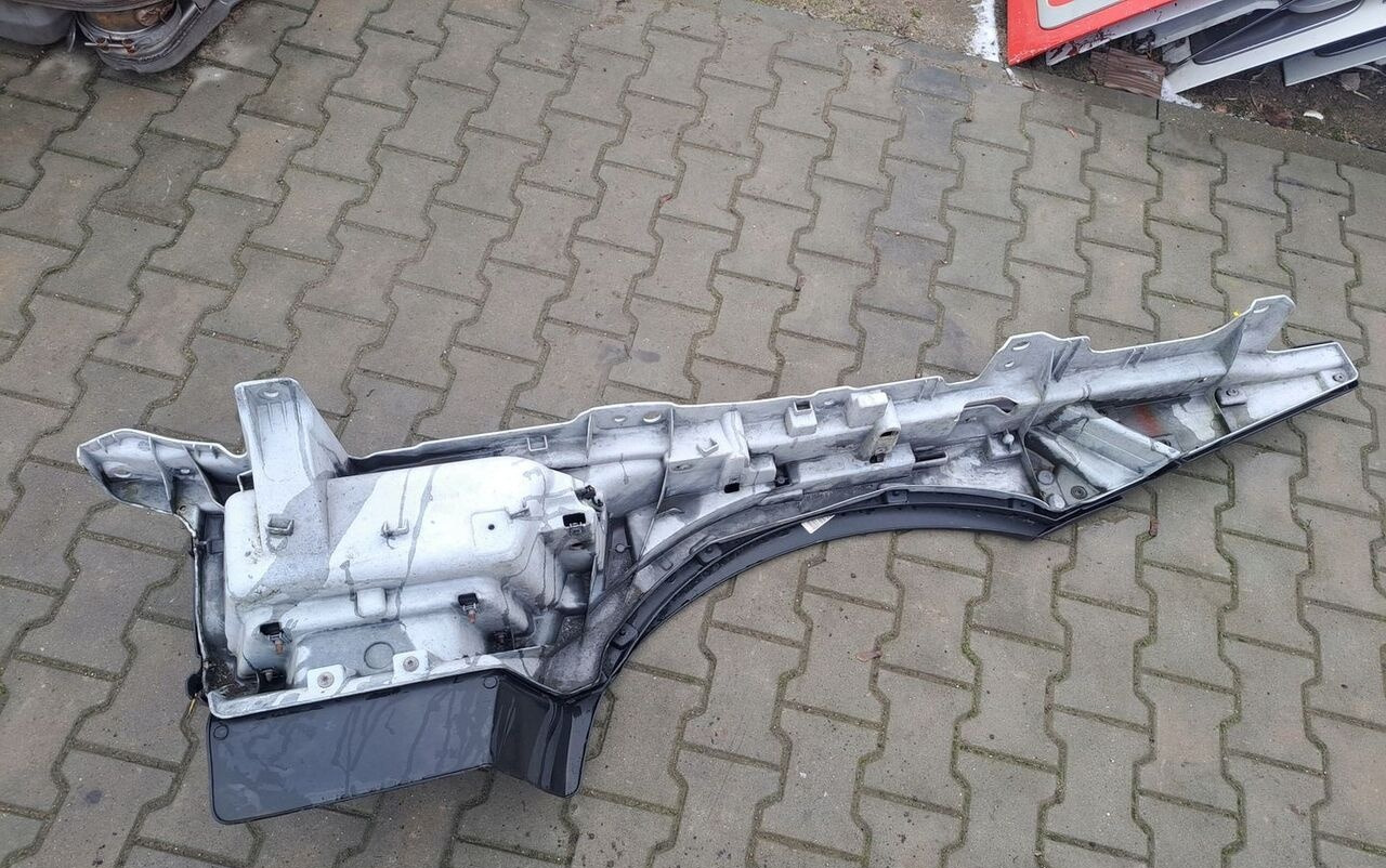 Renault STOPNICA GÓRNA STOPIEŃ PRAWY RENAULT GAMA T RANGE - Footstep for Truck: picture 2 Renault STOPNICA GÓRNA STOPIEŃ PRAWY RENAULT GAMA T RANGE - Footstep for Truck: picture 2