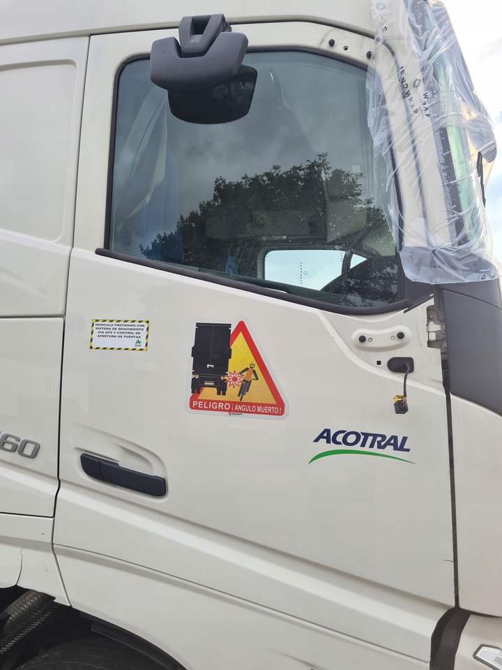 VOLVO DRZWI KOMPLETNE PRAWE VOLVO FH 5 ORYGINAŁ 1103 - Door and parts: picture 1 VOLVO DRZWI KOMPLETNE PRAWE VOLVO FH 5 ORYGINAŁ 1103 - Door and parts: picture 1