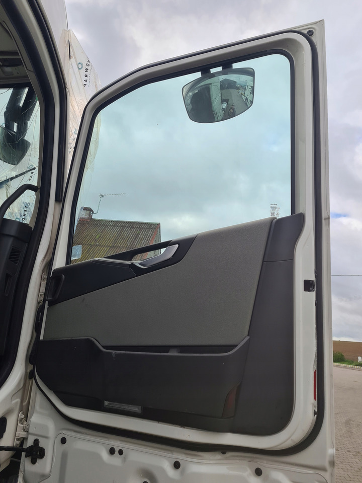 VOLVO DRZWI KOMPLETNE PRAWE VOLVO FH 5 ORYGINAŁ 1103 - Door and parts: picture 3 VOLVO DRZWI KOMPLETNE PRAWE VOLVO FH 5 ORYGINAŁ 1103 - Door and parts: picture 3