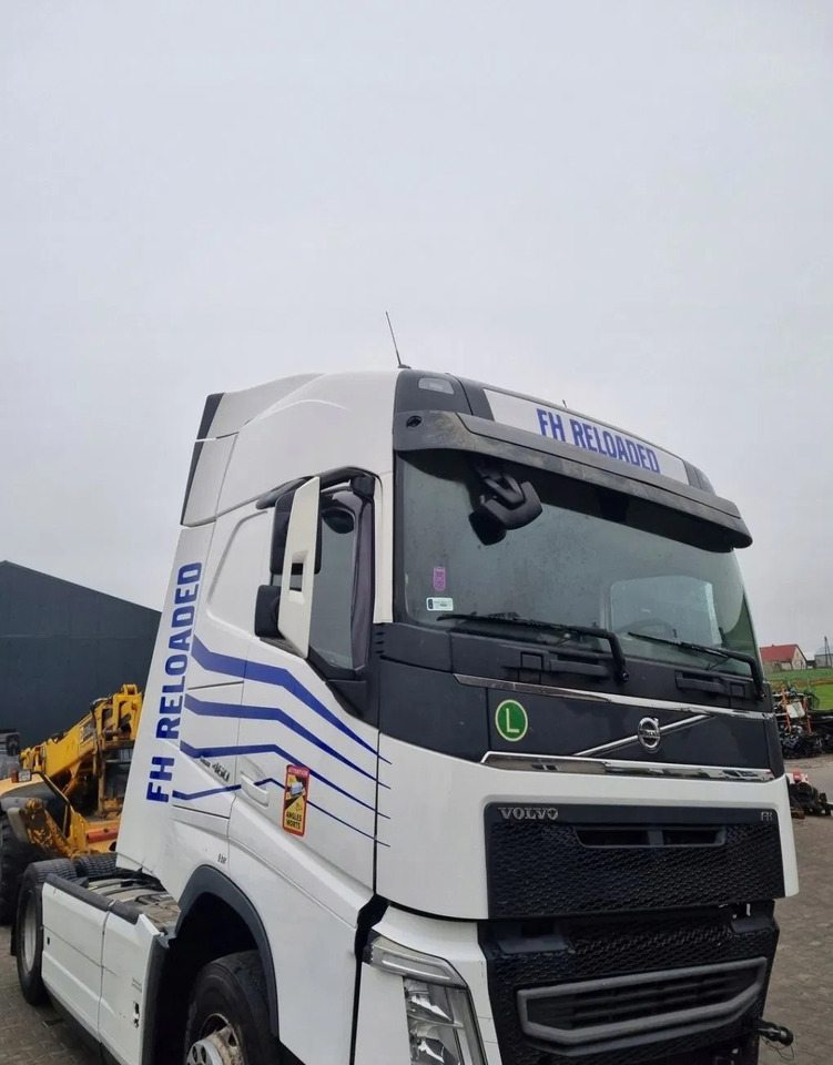 VOLVO KOMPLETNA VOLVO FH 4 EURO 6 GLOBETROTTER - Cab: picture 1 VOLVO KOMPLETNA VOLVO FH 4 EURO 6 GLOBETROTTER - Cab: picture 1