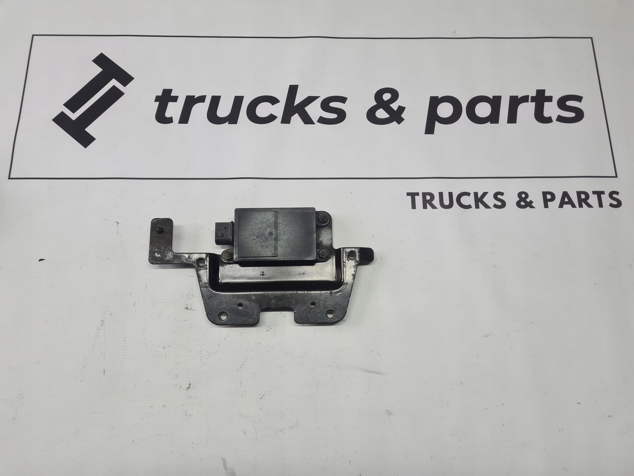 VOLVO RADAR DISTRONIK MOCOWANIE RENAULT GAMA T C K RANGE VOLVO FH 4 FM 4 FH 5 - Sensor for Truck: picture 1 VOLVO RADAR DISTRONIK MOCOWANIE RENAULT GAMA T C K RANGE VOLVO FH 4 FM 4 FH 5 - Sensor for Truck: picture 1