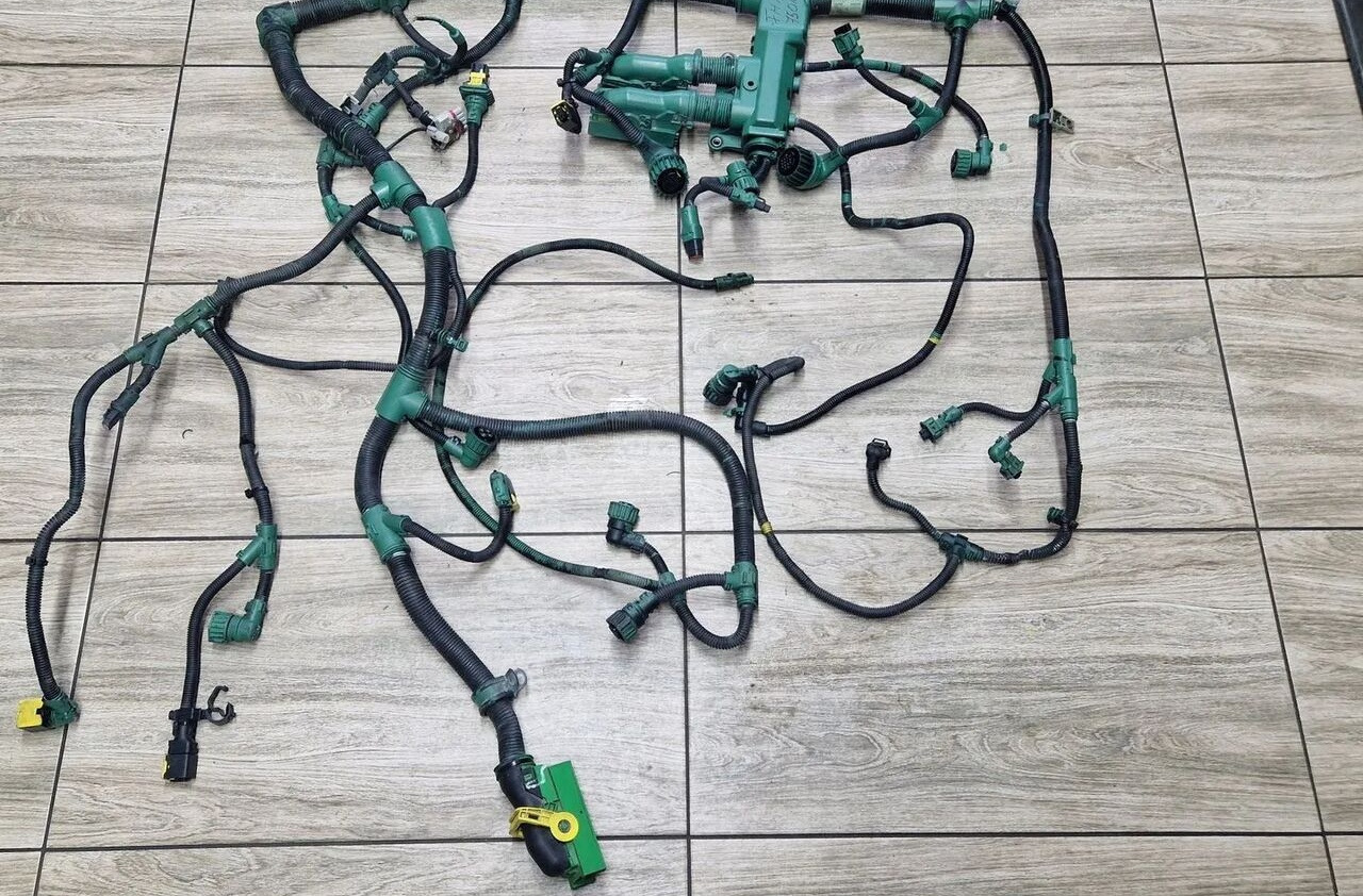 VOLVO WIĄZKA INSTALACJA SILNIKA VOLVO FH 16 D16K EURO 6 22549742 - Cables/ Wire harness for Truck: picture 4 VOLVO WIĄZKA INSTALACJA SILNIKA VOLVO FH 16 D16K EURO 6 22549742 - Cables/ Wire harness for Truck: picture 4