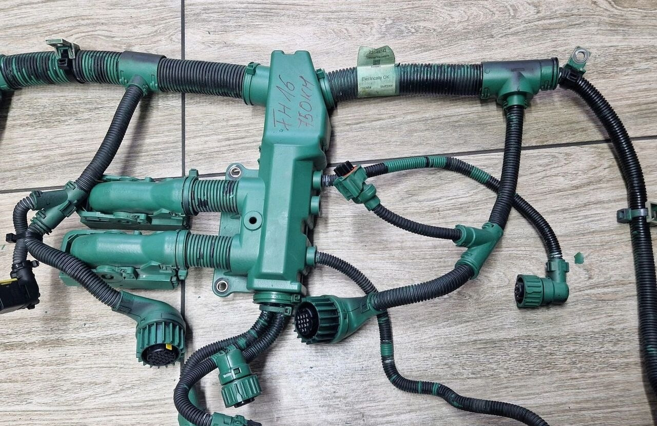 VOLVO WIĄZKA INSTALACJA SILNIKA VOLVO FH 16 D16K EURO 6 22549742 - Cables/ Wire harness for Truck: picture 3 VOLVO WIĄZKA INSTALACJA SILNIKA VOLVO FH 16 D16K EURO 6 22549742 - Cables/ Wire harness for Truck: picture 3