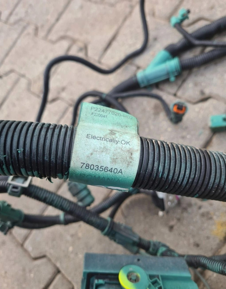 VOLVO WIĄZKA INSTALACJA SILNIKA VOLVO FH 4 FM 4 D13K 22477020 - Cables/ Wire harness for Truck: picture 5 VOLVO WIĄZKA INSTALACJA SILNIKA VOLVO FH 4 FM 4 D13K 22477020 - Cables/ Wire harness for Truck: picture 5