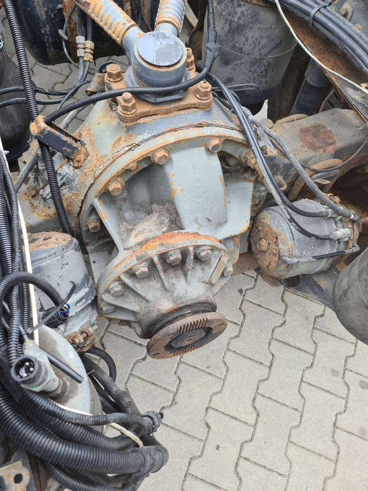 VOLVO WÓZEK DOLLY MOST PIASTY OŚ PODNOSZONA RAMA DO NACZEPY PRZYCZEPY 6x2 - Frame/ Chassis for Truck: picture 5 VOLVO WÓZEK DOLLY MOST PIASTY OŚ PODNOSZONA RAMA DO NACZEPY PRZYCZEPY 6x2 - Frame/ Chassis for Truck: picture 5