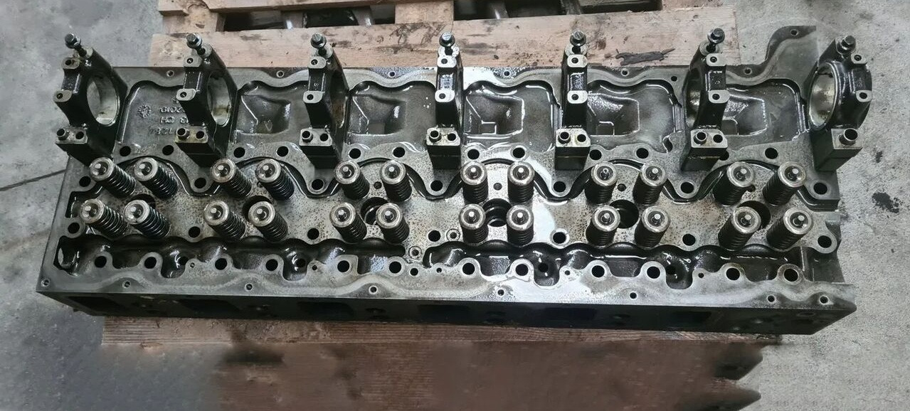 Volvo 20504632 RENAULT MAGNUM DXI 13 FH 13 FM 13 Renault MAGNUM DXI 13 VOLVO FH 13 FM 13 - Cylinder head for Truck: picture 1 Volvo 20504632 RENAULT MAGNUM DXI 13 FH 13 FM 13 Renault MAGNUM DXI 13 VOLVO FH 13 FM 13 - Cylinder head for Truck: picture 1