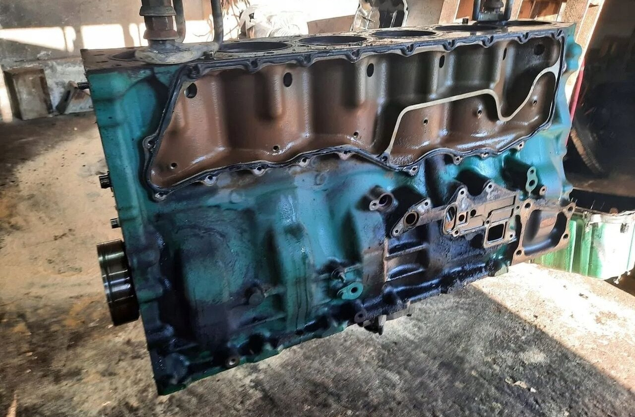 Volvo BLOK A TŁOKI WAŁ KORBOWY FM 9 D11C EUV. Volvo - Engine for Truck: picture 3 Volvo BLOK A TŁOKI WAŁ KORBOWY FM 9 D11C EUV. Volvo - Engine for Truck: picture 3