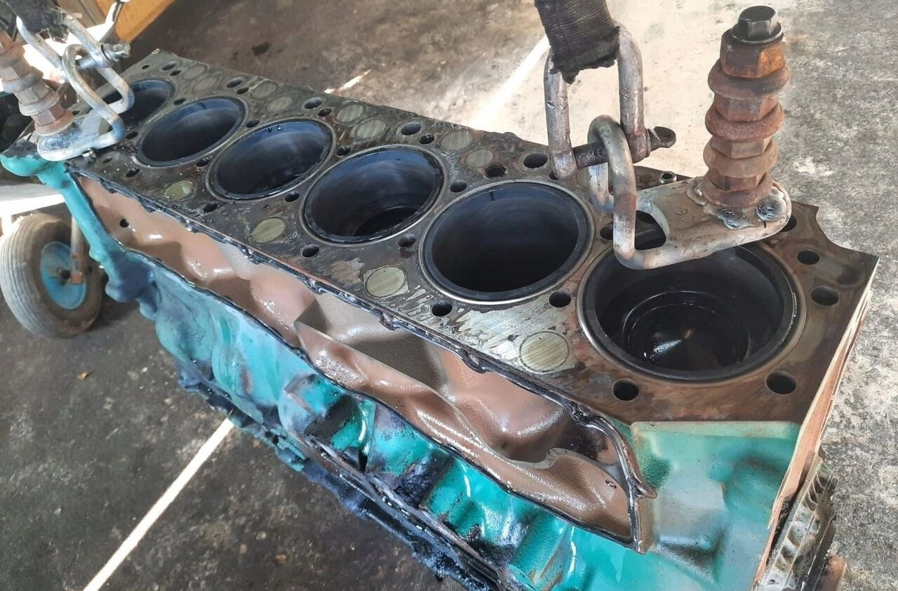 Volvo BLOK A TŁOKI WAŁ KORBOWY FM 9 D11C EUV. Volvo - Engine for Truck: picture 5 Volvo BLOK A TŁOKI WAŁ KORBOWY FM 9 D11C EUV. Volvo - Engine for Truck: picture 5