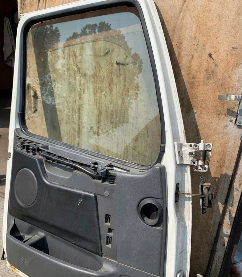 Volvo FH 12 13 - Door and parts for Truck: picture 3 Volvo FH 12 13 - Door and parts for Truck: picture 3