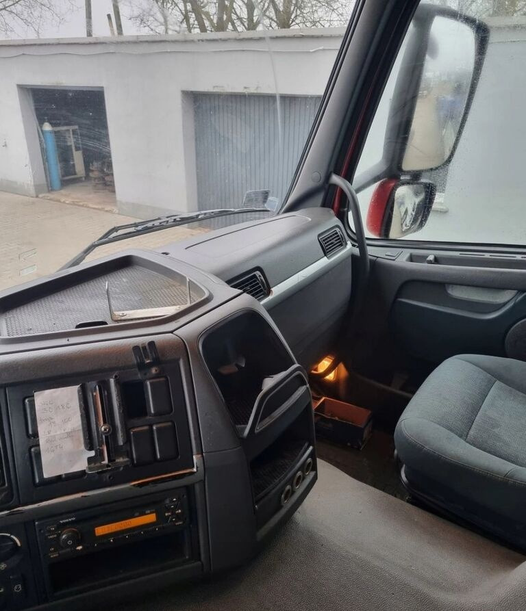 Volvo FM 9 13 LIFT EURO 5 AUTOMAT Volvo VOLVO FM 9 13 LIFT EURO 5 AUTOMAT - Cab for Truck: picture 5 Volvo FM 9 13 LIFT EURO 5 AUTOMAT Volvo VOLVO FM 9 13 LIFT EURO 5 AUTOMAT - Cab for Truck: picture 5