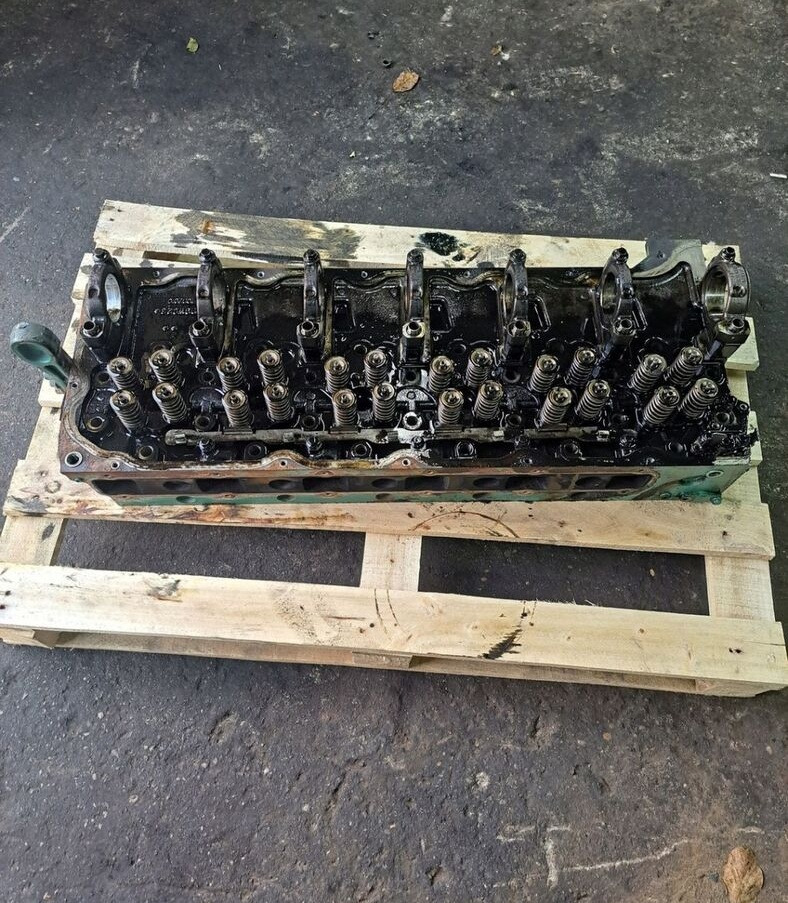 Volvo GŁOWICA SILNIKA ZAWORAMI FM 9 D9 D11C 20464480 - Cylinder head for Truck: picture 4 Volvo GŁOWICA SILNIKA ZAWORAMI FM 9 D9 D11C 20464480 - Cylinder head for Truck: picture 4
