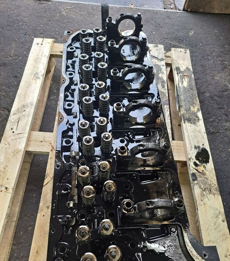 Volvo GŁOWICA SILNIKA ZAWORAMI FM 9 D9 D11C 20464480 - Cylinder head for Truck: picture 1 Volvo GŁOWICA SILNIKA ZAWORAMI FM 9 D9 D11C 20464480 - Cylinder head for Truck: picture 1