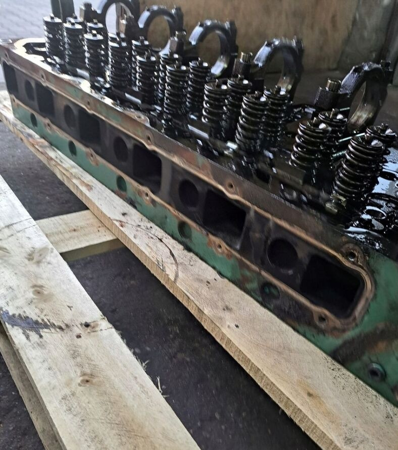 Volvo GŁOWICA SILNIKA ZAWORAMI FM 9 D9 D11C 20464480 - Cylinder head for Truck: picture 3 Volvo GŁOWICA SILNIKA ZAWORAMI FM 9 D9 D11C 20464480 - Cylinder head for Truck: picture 3