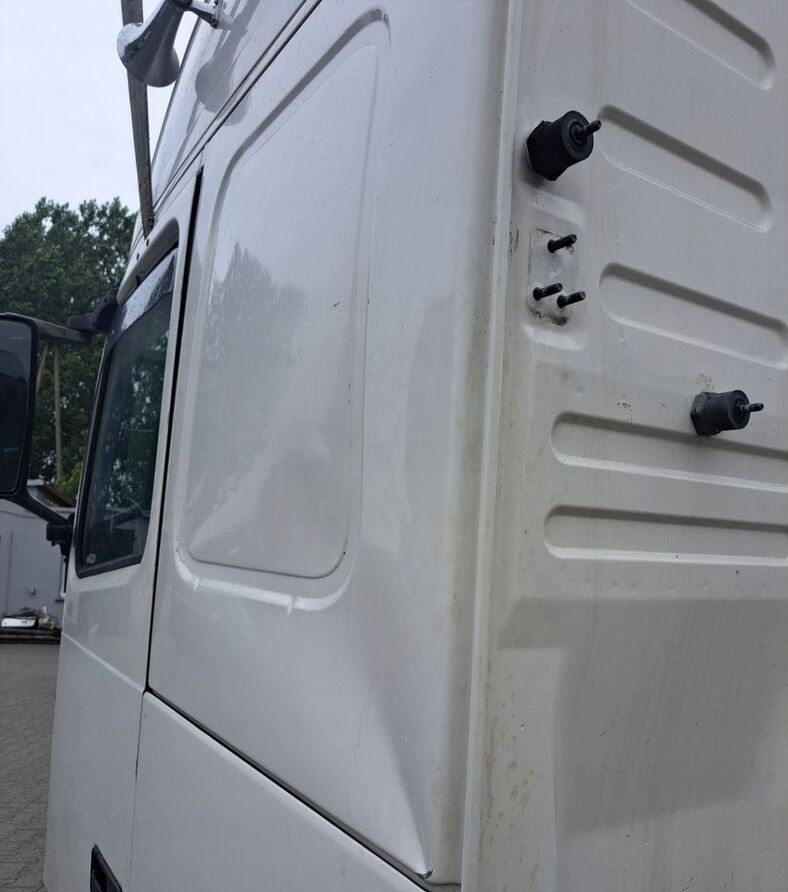 Volvo LIFT XL 12/13R FH 13 - Cab for Truck: picture 2 Volvo LIFT XL 12/13R FH 13 - Cab for Truck: picture 2