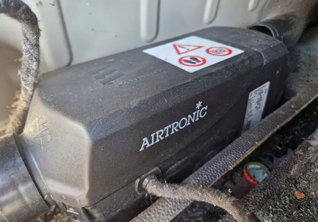 WEBASTO OGRZEWANIE POSTOJOWE FORD F-MAX 500 EBERSPACHER AIRTRONIC D2 24V 406889PB 252070 - Heating/ Ventilation: picture 1 WEBASTO OGRZEWANIE POSTOJOWE FORD F-MAX 500 EBERSPACHER AIRTRONIC D2 24V 406889PB 252070 - Heating/ Ventilation: picture 1