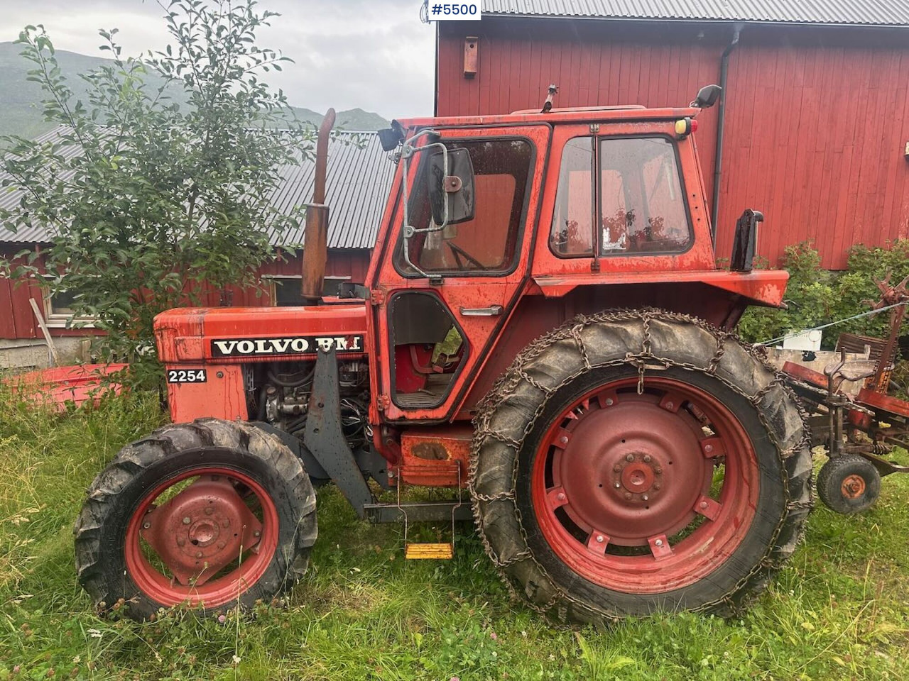 1979 Volvo BM 2254 tractor with front loader and chains. SEE VIDEO. - Farm tractor: picture 1 1979 Volvo BM 2254 tractor with front loader and chains. SEE VIDEO. - Farm tractor: picture 1