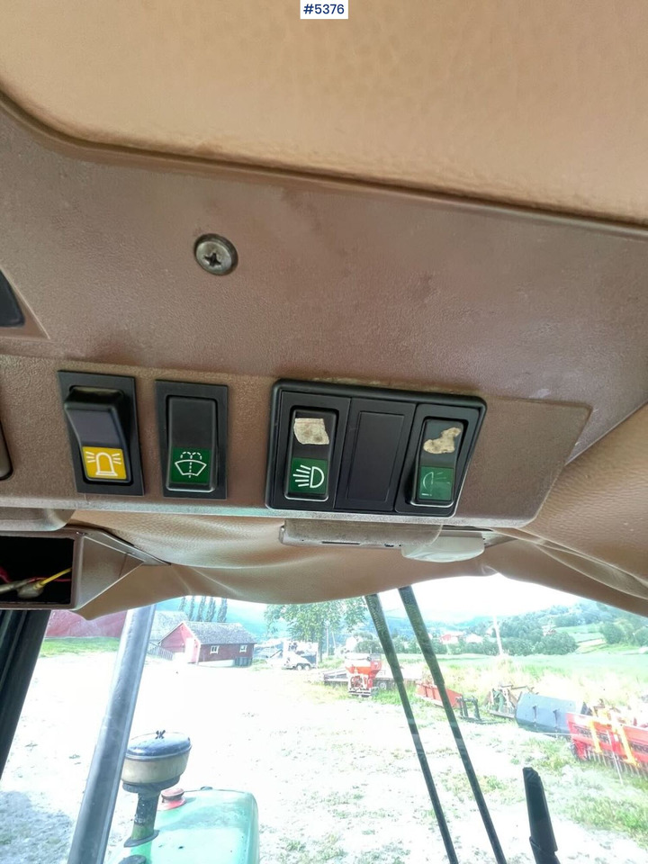 Farm tractor 1986 John Deere 3040HL: picture 19