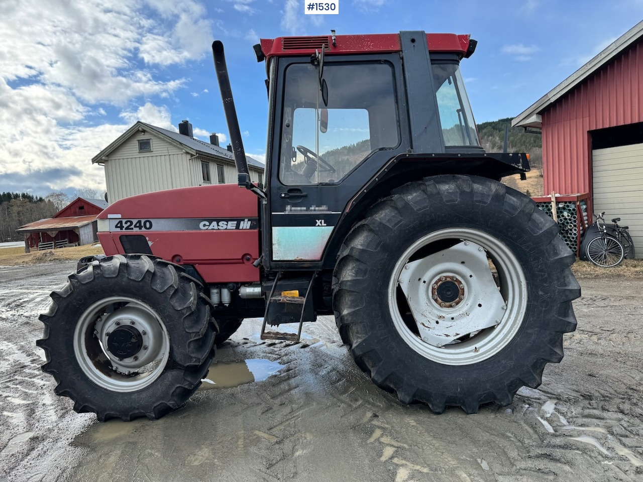 1996 Case CASE IH 4240 XL - Farm tractor: picture 4 1996 Case CASE IH 4240 XL - Farm tractor: picture 4