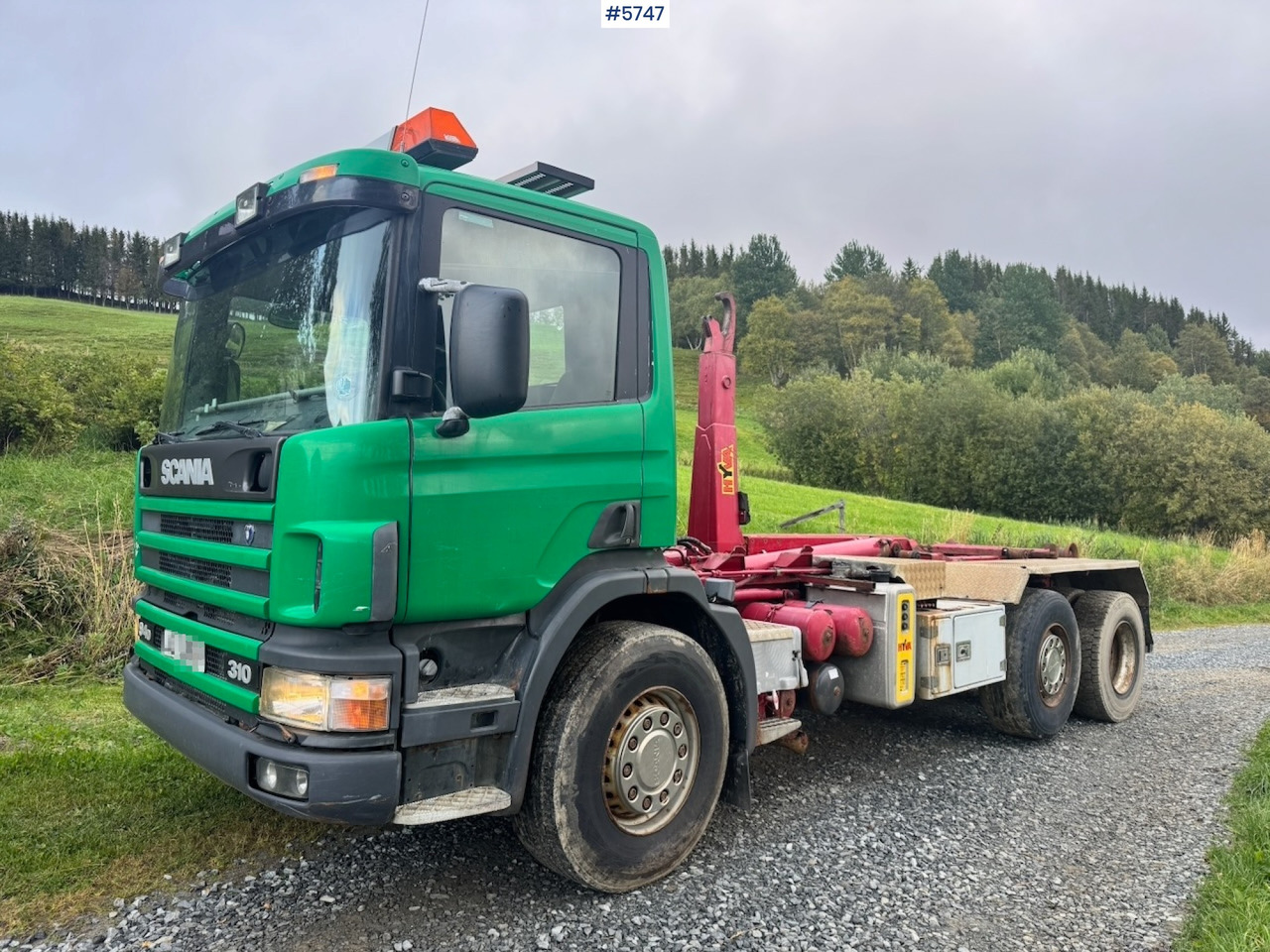 1998 Scania 94D 310 Hook‑truck - Hook lift truck: picture 2 1998 Scania 94D 310 Hook‑truck - Hook lift truck: picture 2