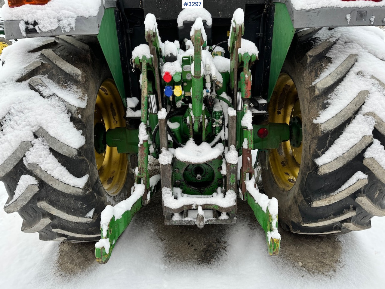 Farm tractor 1999 John Deere 6210 SE with Front Loader: picture 17