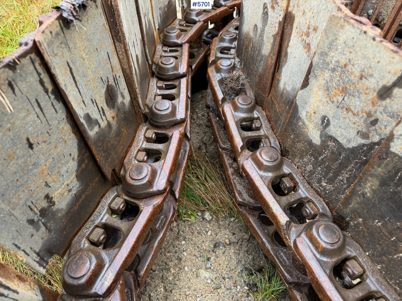 2 Excavator belts - Track for Excavator: picture 4 2 Excavator belts - Track for Excavator: picture 4