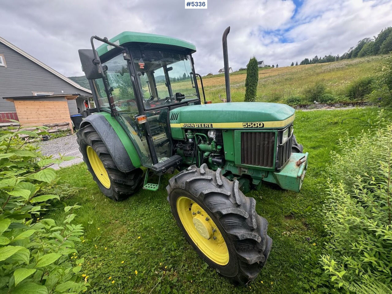 2001 John Deere 5500 - Farm tractor: picture 4 2001 John Deere 5500 - Farm tractor: picture 4