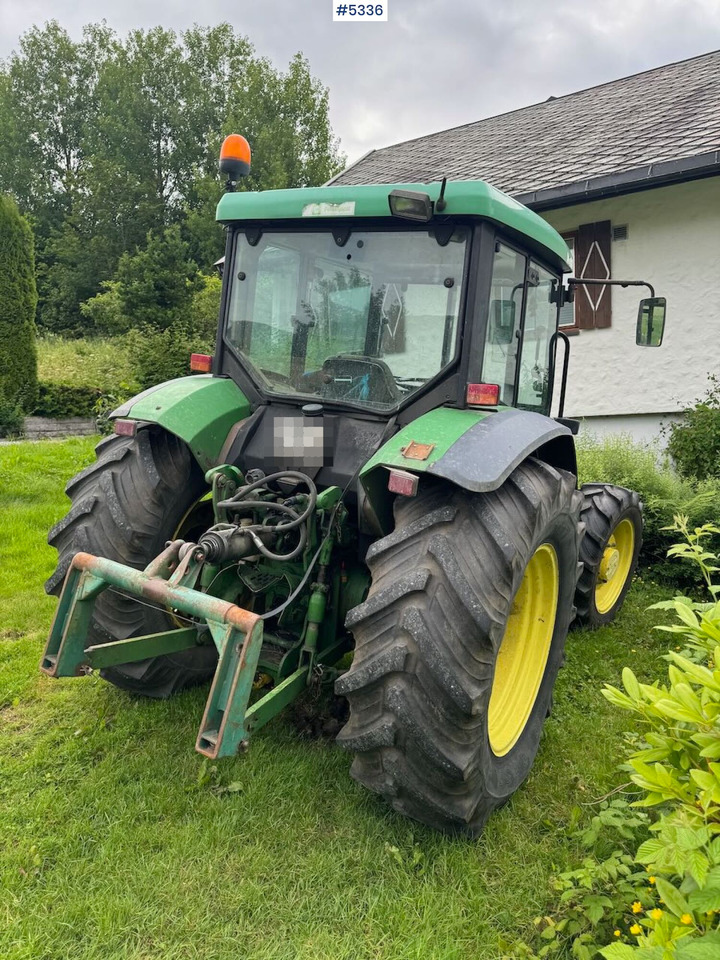 Farm tractor 2001 John Deere 5500: picture 6