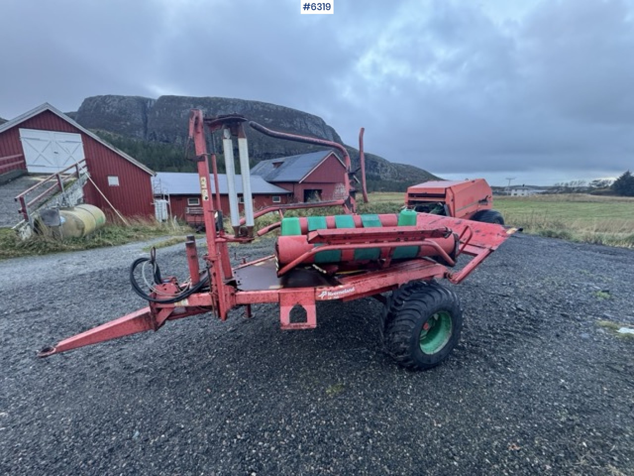 2002 Kverneland UN 7515 round bale wrapper - Hay and forage equipment: picture 1 2002 Kverneland UN 7515 round bale wrapper - Hay and forage equipment: picture 1
