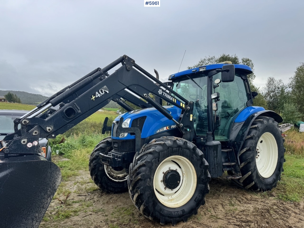 2004 New Holland TS115A with front loader - Farm tractor: picture 3 2004 New Holland TS115A with front loader - Farm tractor: picture 3