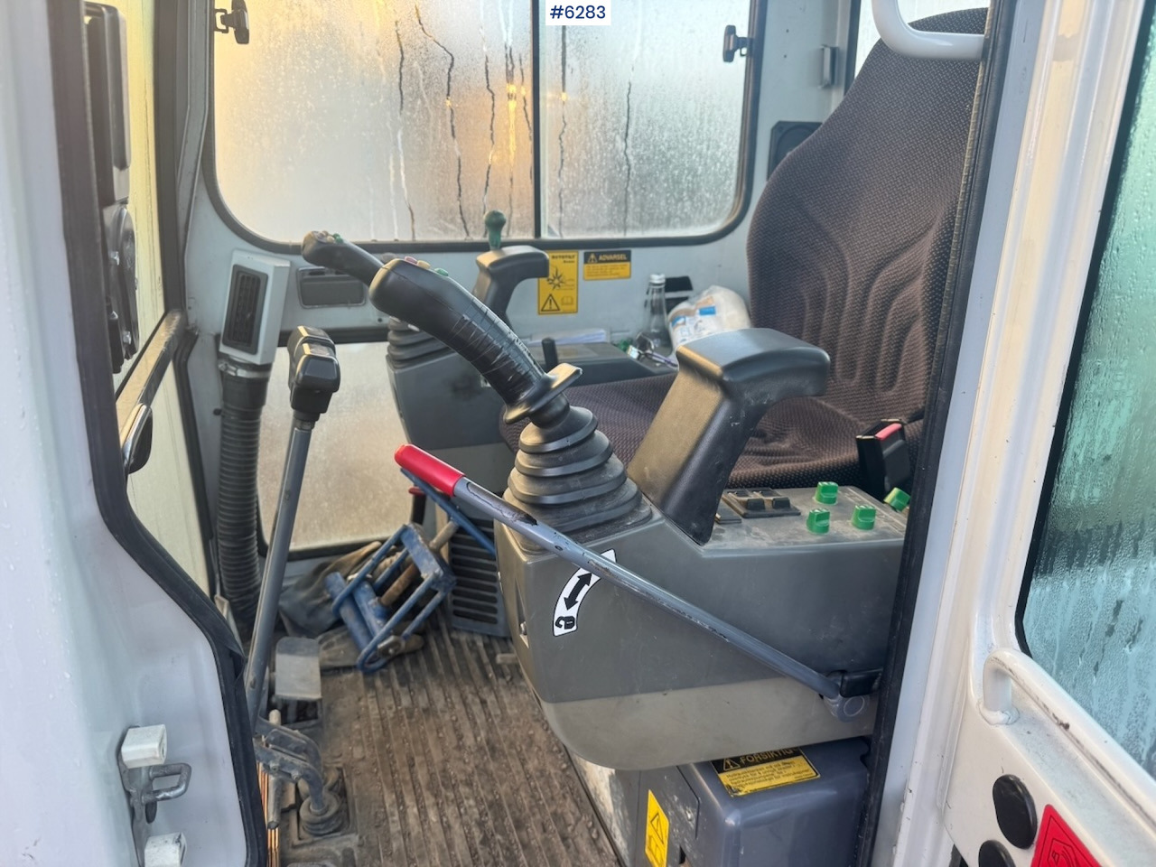 Excavator 2010 Takeuchi TB219 Mini Excavator with Rototilt and 2 buckets.: picture 12