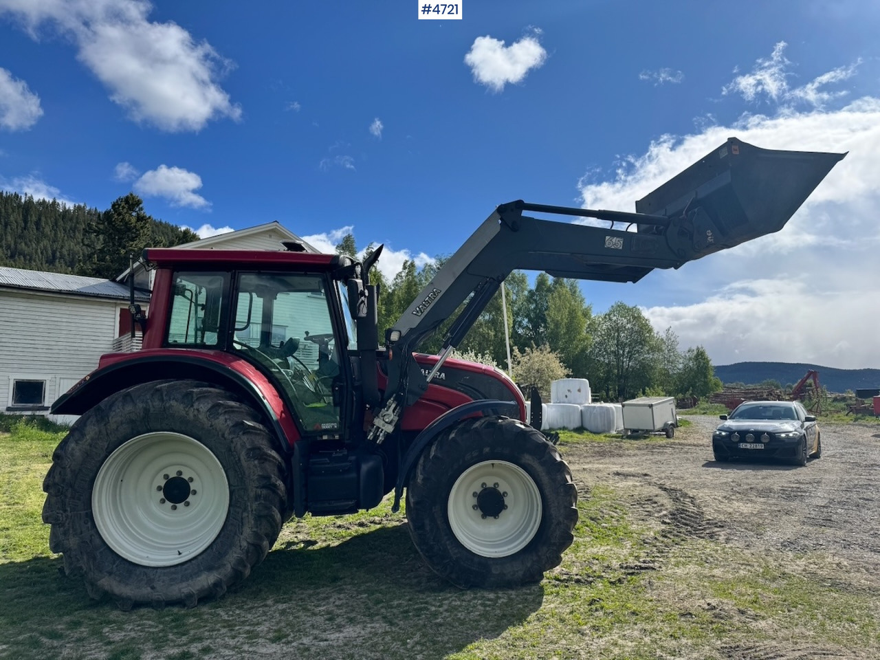 2010 Valtra N142 equipped for snow clearing with front loader - Farm tractor: picture 5 2010 Valtra N142 equipped for snow clearing with front loader - Farm tractor: picture 5