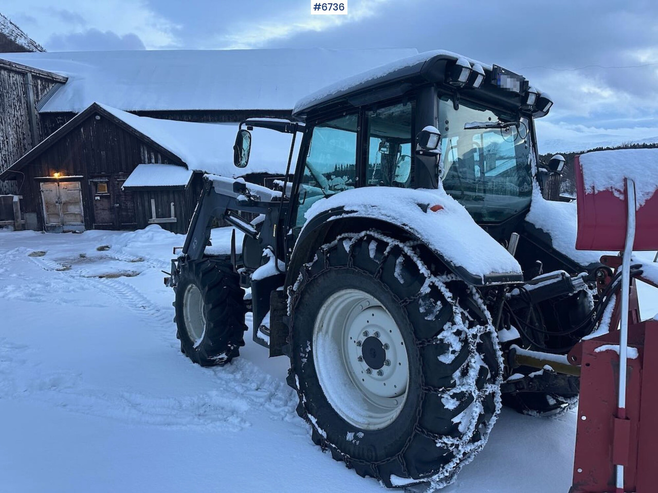 2010 Valtra N92 4x4 tractor with front loader and chains. SEE VIDEO. - Farm tractor: picture 5 2010 Valtra N92 4x4 tractor with front loader and chains. SEE VIDEO. - Farm tractor: picture 5