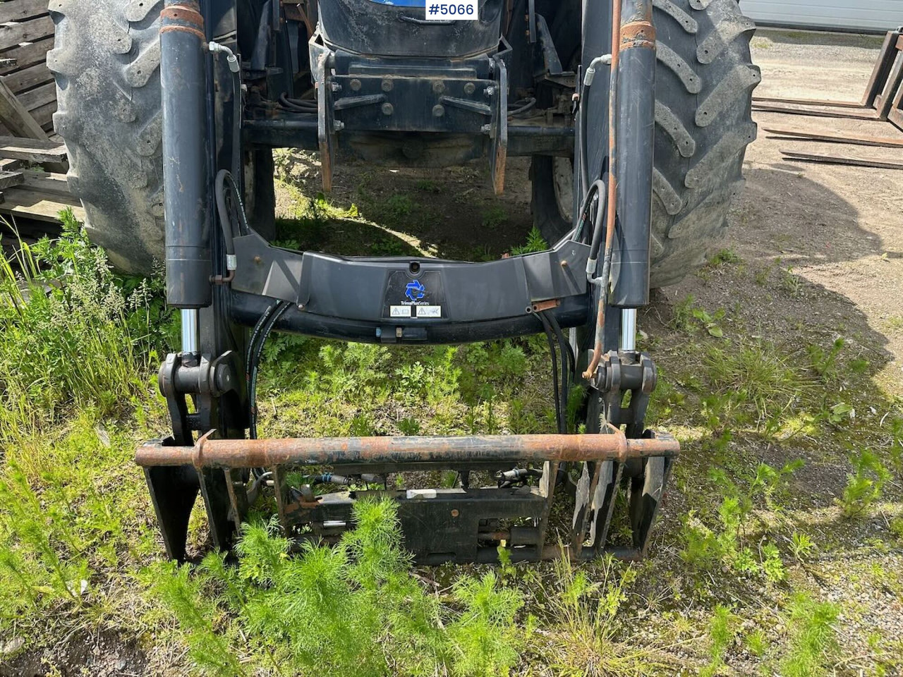 2011 New Holland T6080 w/ trima +5.1p - Farm tractor: picture 4 2011 New Holland T6080 w/ trima +5.1p - Farm tractor: picture 4