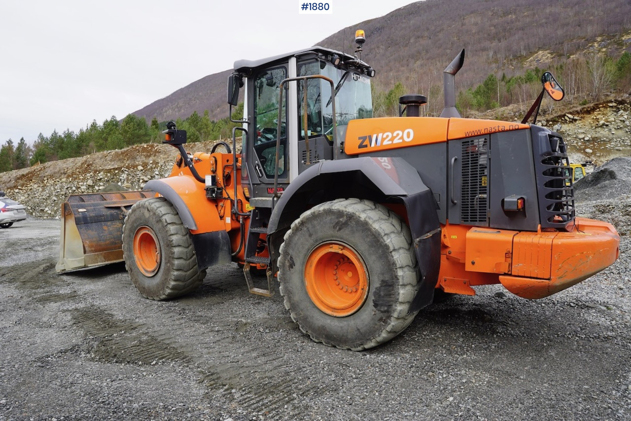 2012 Hitachi ZW220 - Wheel loader: picture 4 2012 Hitachi ZW220 - Wheel loader: picture 4