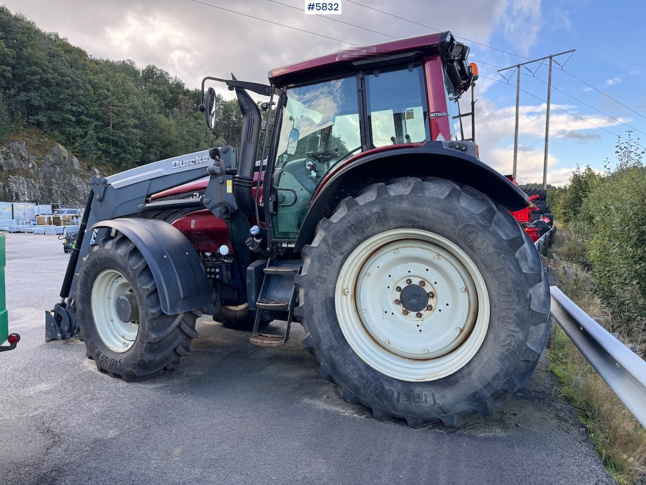Farm tractor 2014 Valtra T193 H w/ front loader and plow plate.: picture 9