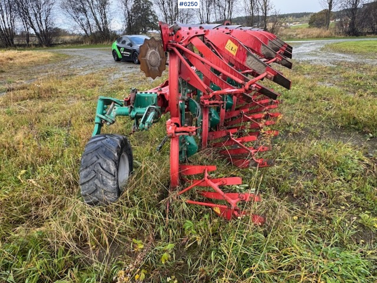 2017 Kverneland EG 5-coil reversible plow w/ new coulters and extra equipment! - Soil tillage equipment: picture 5 2017 Kverneland EG 5-coil reversible plow w/ new coulters and extra equipment! - Soil tillage equipment: picture 5