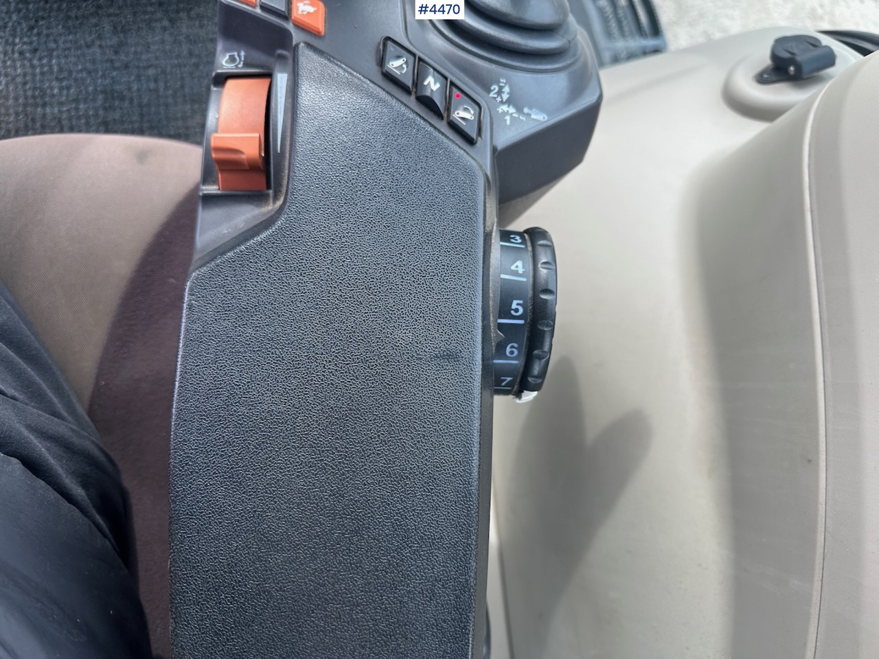 Farm tractor 2018 Massey Ferguson MF5713 S w/ 2020 Dalen snow blower: picture 20 Farm tractor 2018 Massey Ferguson MF5713 S w/ 2020 Dalen snow blower: picture 20