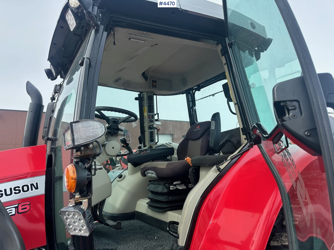 Farm tractor 2018 Massey Ferguson MF5713 S w/ 2020 Dalen snow blower: picture 12 Farm tractor 2018 Massey Ferguson MF5713 S w/ 2020 Dalen snow blower: picture 12