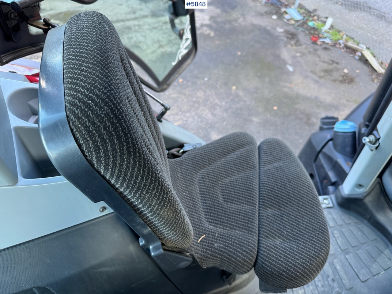 2018 Valtra N174 w/ front loader and plow plate. leasing 2018 Valtra N174 w/ front loader and plow plate.: picture 17