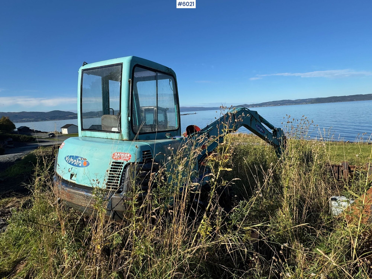 Approx.2000 Kubota KX161 w/excavator bucket and leveling bucket. Partially repaired object. - Farm tractor: picture 2 Approx.2000 Kubota KX161 w/excavator bucket and leveling bucket. Partially repaired object. - Farm tractor: picture 2