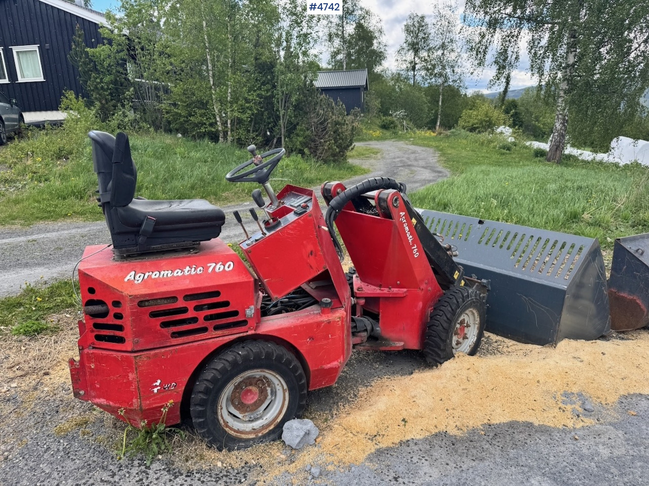 Approx. 2000 Norcar Agromatic 760 Skid Steer Loader. (needs repair) - Compact loader: picture 5 Approx. 2000 Norcar Agromatic 760 Skid Steer Loader. (needs repair) - Compact loader: picture 5