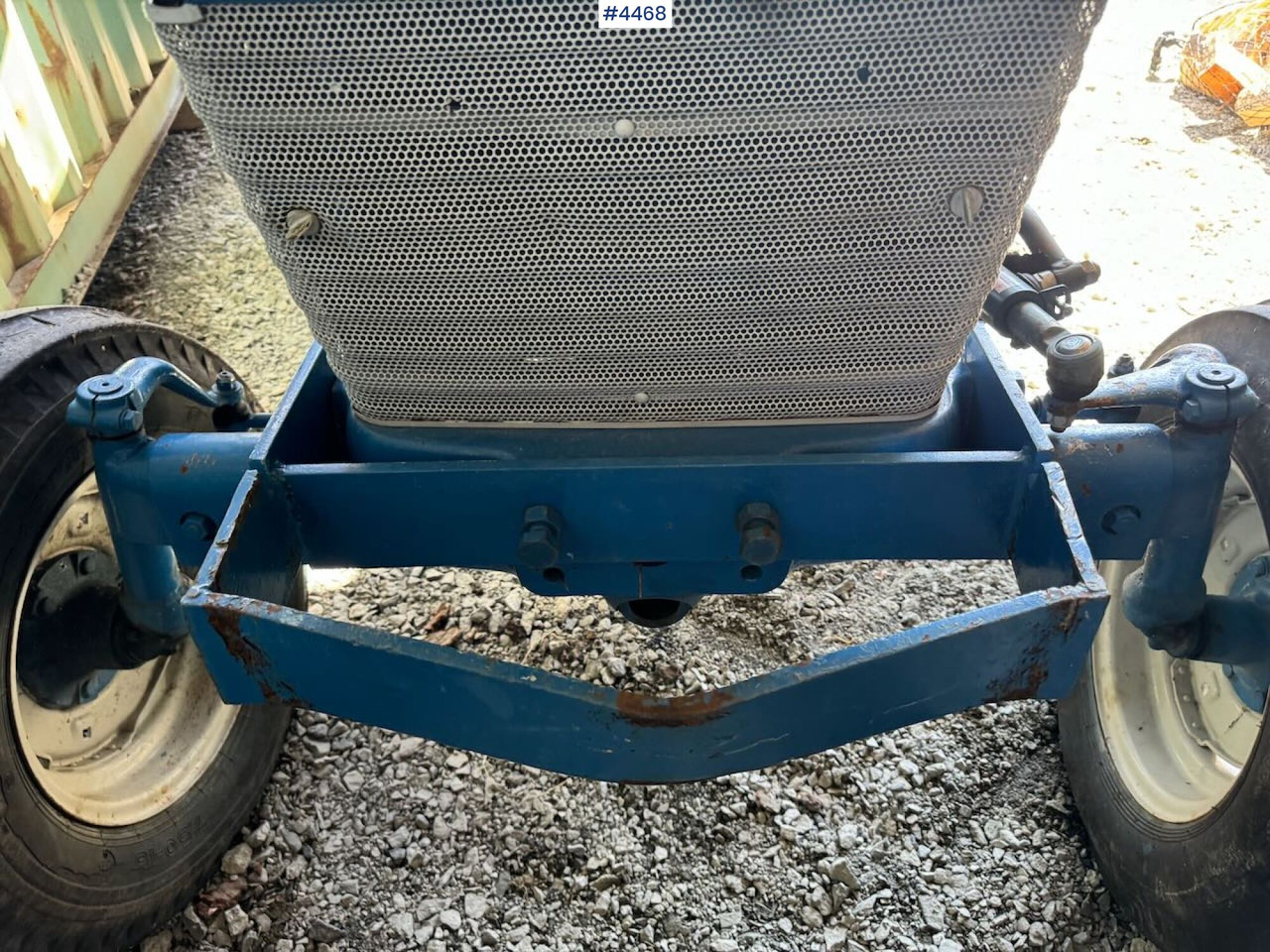 Farm tractor Ford 4000 4x2 - approx. 1970 model: picture 11